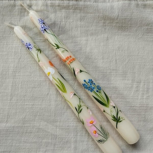 Frühlingsgartenkerzen | Set mit 2 handgemalten Blumenkerzen | Personalisierbar Hochzeitskerzen|Tischdekoration|Muttertag|Party|Geburtstag|Geschenk