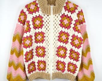 Wzór na szydełkową kurtkę bomberkę Granny Square – kurtka z rękawami w jodełkę, zapinana na zamek – wzór w formacie PDF, rozmiary od S do 3XL – natychmiastowe pobranie