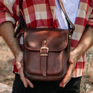 Personalized Men shoulder bag, Brown leather crossbody bag, Men&#39;s crossbody bag, Leather Messenger Bag Men, Mens shoulder bag, Gift for him