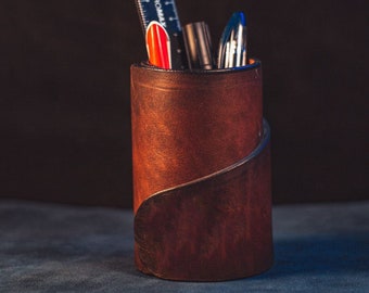 Desk Pencil Case, Leather Pencil Case, Leather Desk Accessory, Leather Pen Holder, Pen Case, Custom Pen Cover, Pencil holder for desk