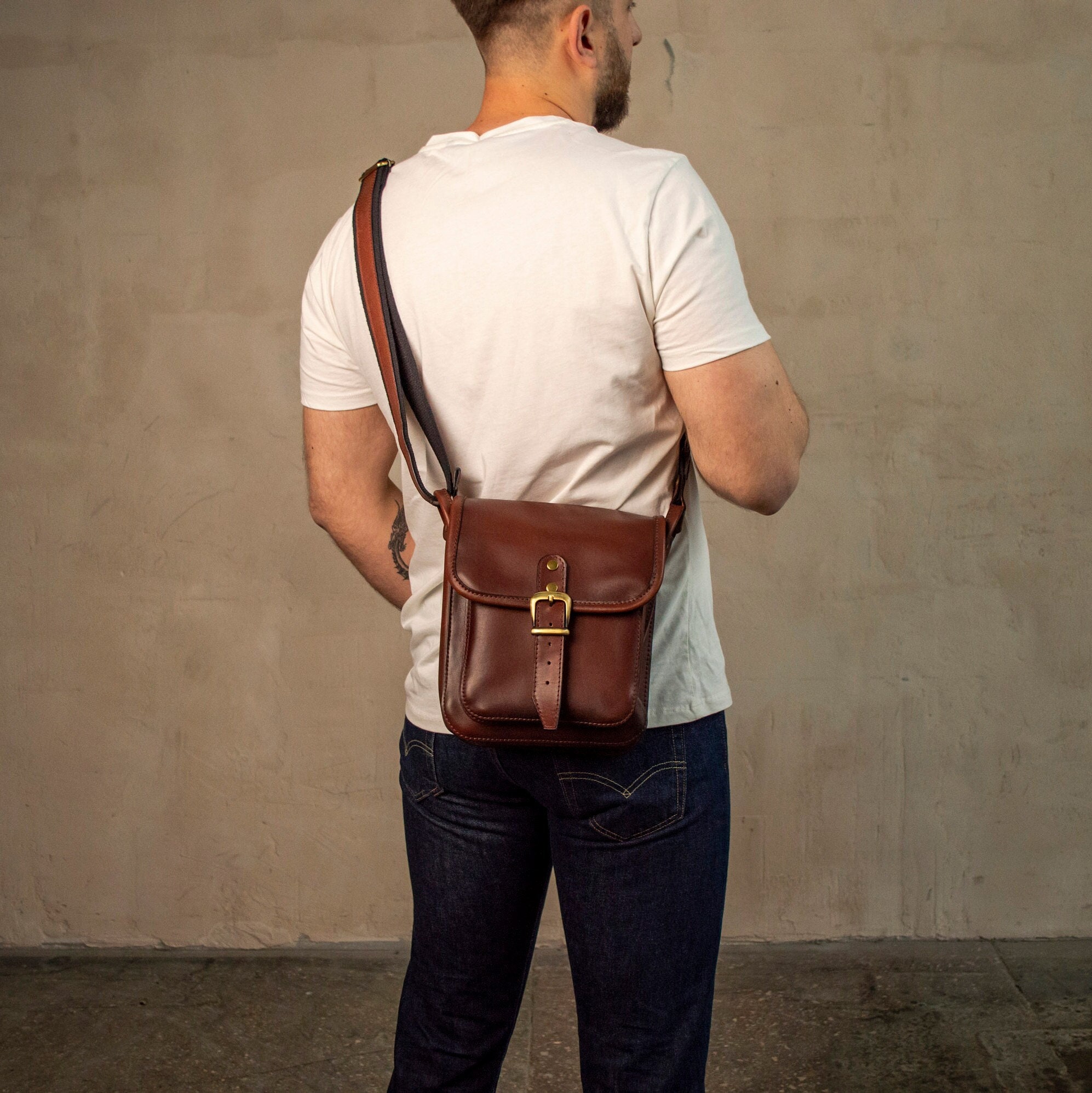 日本未入荷☆CRACK LEATHER MESSENGER BAG/全2色/MIMTHEWARDROBE 日本未入荷☆CRACK LEATHER MESSENGER BAG/全2色/MIMTHEWARDROBE