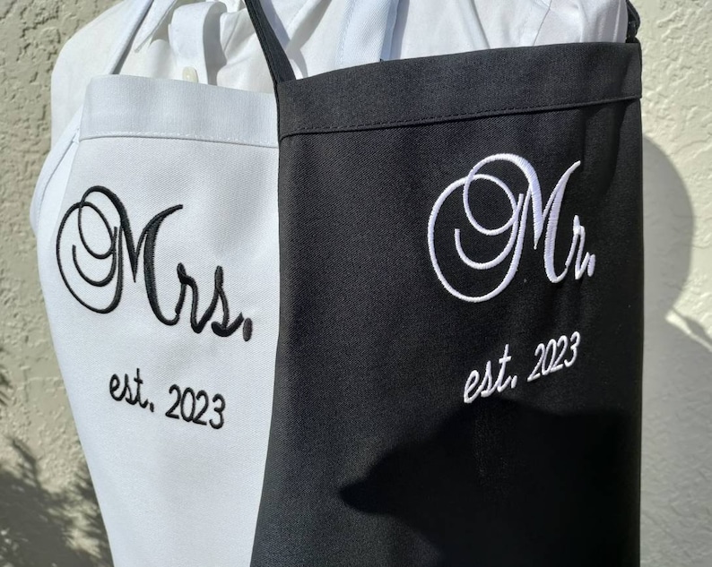 Mr. and Mrs. apron/embroidered/wedding gift