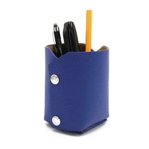 KINGFOM PU Leather Square Pens Pencils Holder Cup Desktop Stationery  Organizer Case Office Accessories Container Box (Black)