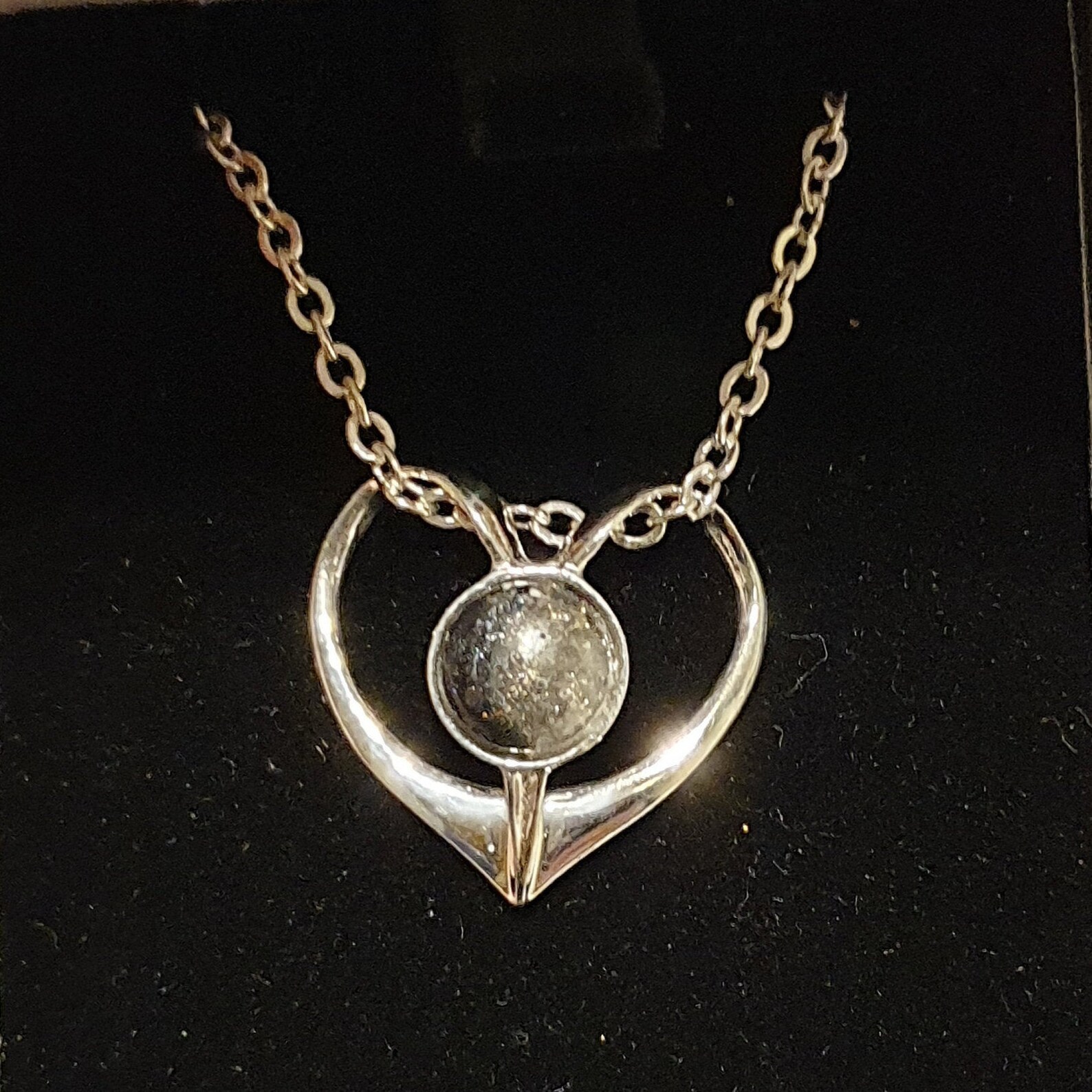 Heart ash pendant. Cremation ash jewellery or purely bespoke Etsy