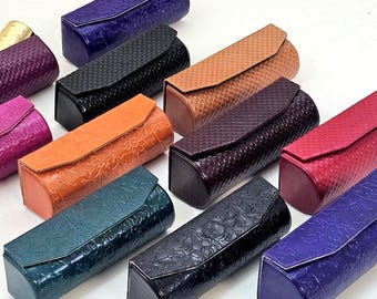 Estuche de cuero hecho a mano para labiales con espejo: estuche compacto con estampados florales y cuadrados.