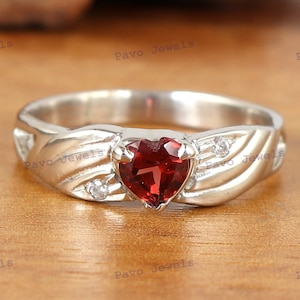 Natural Red Garnet Gemstone Ring, 925 Solid Silver Garnet Ring, Valentine&#39;s Day Gift for Her, Engagement Ring, Heart Shape Gemstone Ring