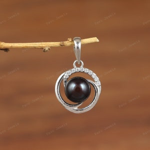 Natuurlijke zwarte parelhanger - kubieke zirkoon-925 sterlingzilver - ronde zwarte parel sieraden - minimalistische edelsteenhanger - designer parelhanger