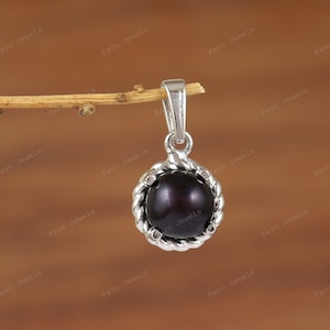 Zwarte parelhanger-ronde parel-ontwerper edelsteenhanger-juni geboortesteen-925 sterlingzilveren sieraden-minimalistische sieraden-verlovingscadeau