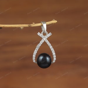 Natuurlijke zwarte parelhanger-925 sterlingzilver - ronde zwarte parel sieraden - kubieke zirkoon - minimalistische edelsteenhanger - designer parelhanger