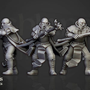 Puede incluir: Tres figuras en miniatura pintadas de gris de magos que llevan túnicas largas y sostienen bastones. Las figuras están en diferentes posturas de acción.