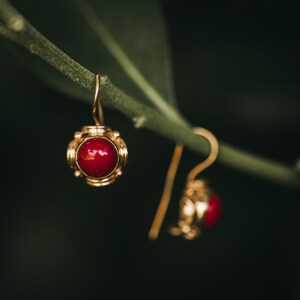 Genuine Coral. Natural Coral. Sterling silver earrings. Gold vermeil. Inspired in jewel from The Renaissance. Antique Style. Vintage Jewelry