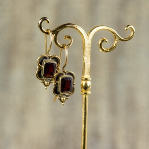 Genuine Garnet Gemstone. Sterling silver earrings. Gold vermeil. Inspired in jewel from The Renaissance. Antique Style. Vintage Jewelry image 3