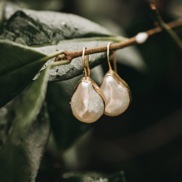 Véritable perle baroque. Boucles d’oreilles en argent sterling. Vermeil d’or. Inspiré du bijou de la Renaissance. millésime. Style antique.