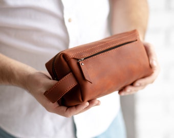 Leather Dopp Kit,Dopp Kit,Leather Toiletry Bag,Personalized Toiletry Bag,Toiletry Leather Bag For Men,Cosmetic bag Men,3rd Anniversary Gift