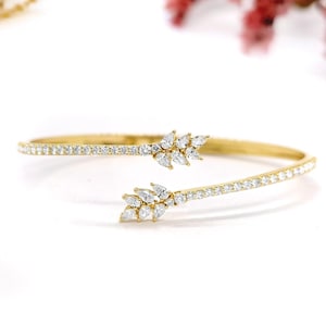 Pear Diamond Bangle Bracelet/Natural Diamond/Hinge Bracelet in 14K Gold/Cuff Diamond Bracelet/Flawless diamond luxury jewelry