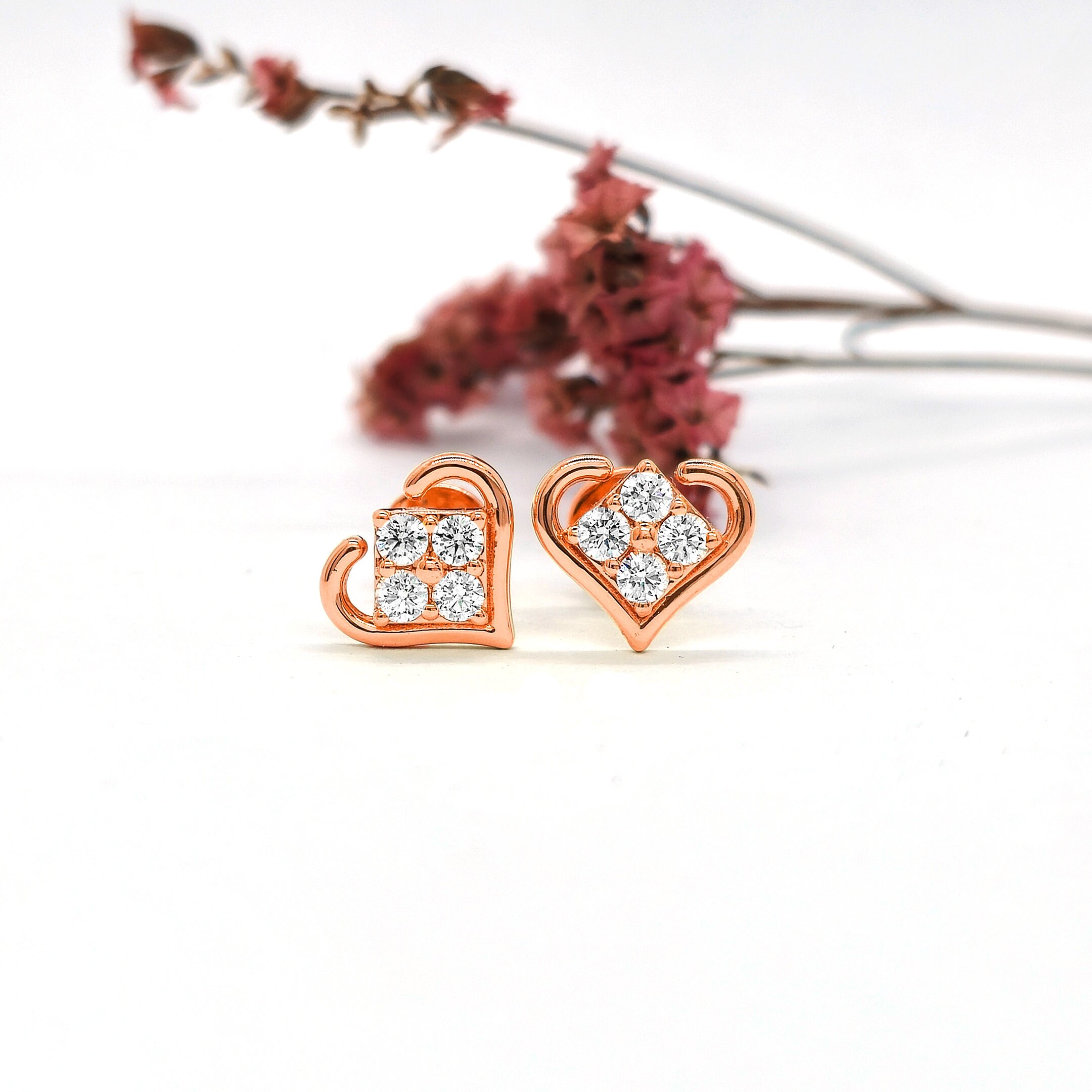 14Kゴールド ハートハロー ダイヤモンド スタッドピアス：VVS