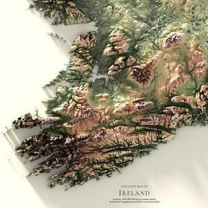 Pu&ograve; includere: Una mappa di elevazione 3D dell'Irlanda, che mostra la topografia del paese con sfumature di verde, marrone e beige. La mappa &egrave; etichettata "Mappa di elevazione dell'Irlanda" e include la proiezione e la fonte dei dati.