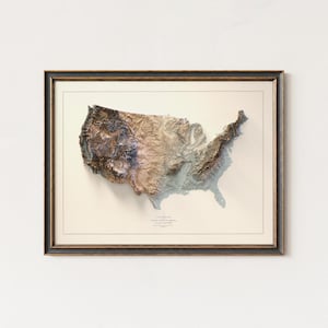 Mapa topográfico dos EUA para impressão: Arte de parede topográfica dos Estados Unidos, pôster geográfico decorativo detalhado. imagem 1