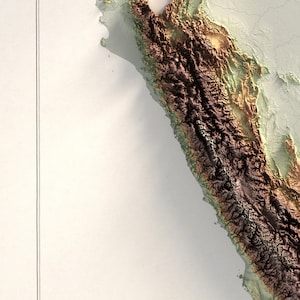 Pode incluir: Um mapa topogr&aacute;fico detalhado de uma regi&atilde;o costeira, mostrando uma longa e estreita faixa de terra com montanhas e vales. O mapa est&aacute; em tons de marrom, verde e branco.