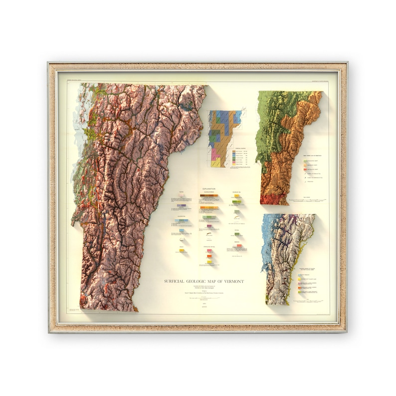 K&ouml;nnte beinhalten: Eine geologische Karte von Vermont im Vintage-Stil, die die Oberfl&auml;chengeologie des Bundesstaates in einem 3D-Relief-Stil zeigt. Die Karte ist in Abschnitte unterteilt, die jeweils eine andere geologische Formation darstellen. Die Karte ist in einem goldfarbenen Rahmen gerahmt.