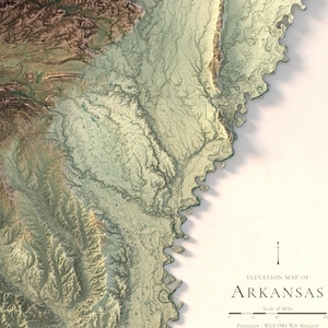K&ouml;nnte beinhalten: Eine H&ouml;henkarte von Arkansas, die die Topographie des Bundesstaates in Gr&uuml;n-, Braun- und Blaut&ouml;nen zeigt. Die Karte ist mit "ELEVATION MAP OF ARKANSAS" beschriftet und enth&auml;lt eine Meilenskala und eine Projektion von WGS 1984 Web Mercator.