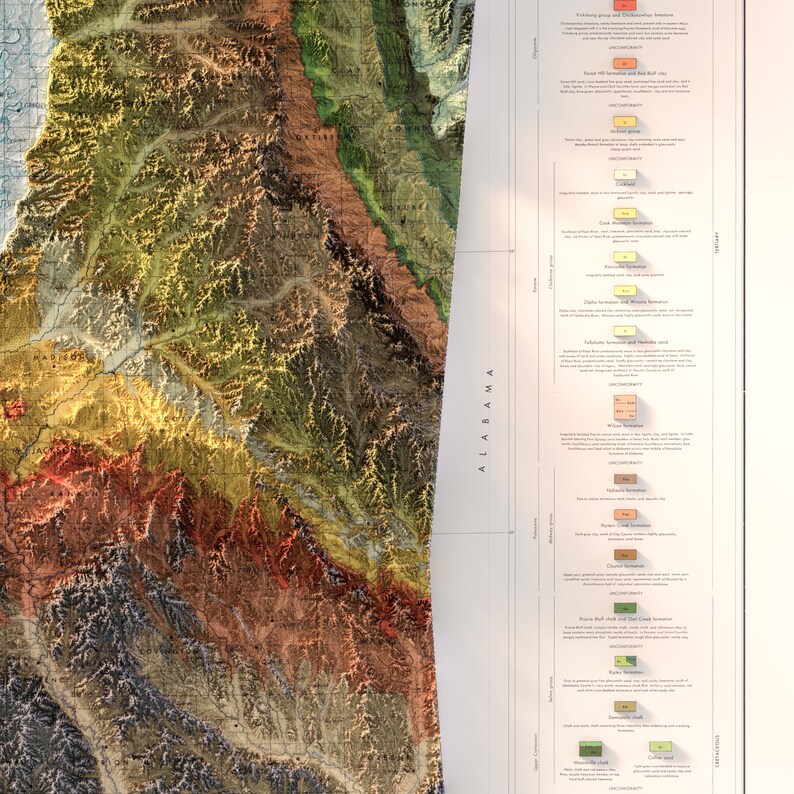 K&ouml;nnte beinhalten: Eine detaillierte geologische Karte von Alabama, die verschiedene Gesteinsformationen und deren Alter zeigt. Die Karte ist farbcodiert, wobei jede Farbe eine andere geologische Periode darstellt. Die Karte enth&auml;lt auch Textbeschriftungen, die die verschiedenen Formationen identifizieren.