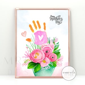 Stampa a mano per la festa della mamma, artigianato floreale della nonna, artigianato per bambini piccoli, regalo per la madre, festa della mamma felice, bambino in età prescolare