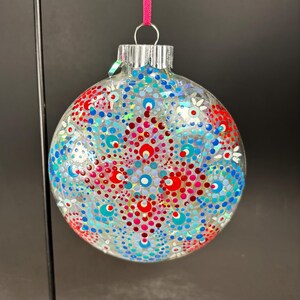 Handbemalte Glas Mandala Ornament, irisierend, Blau Rot Weiß