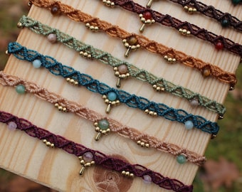 Fusskettchen Shravani Anklet mit Messingperlen und Edelsteinperlen Sommer Schmuck Makrameefusskettchen Aventurin Rosenquarz Amethyst