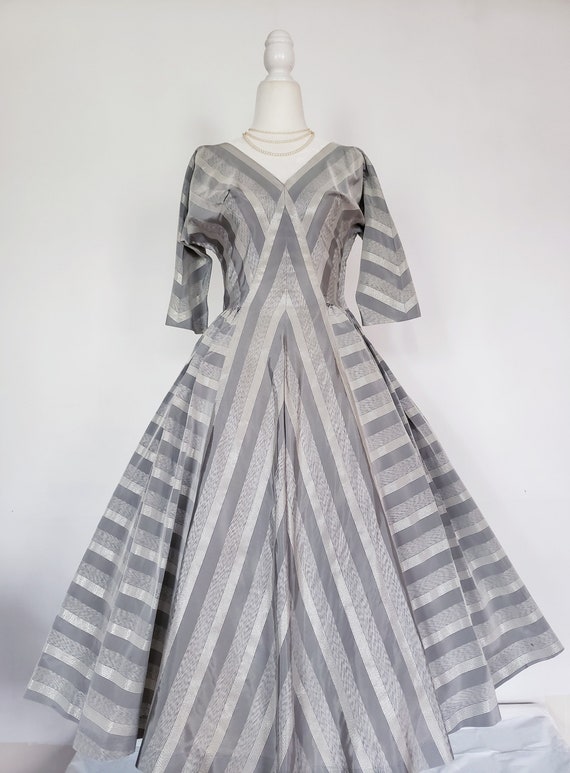 Vintage 1950s Dress, 1950s Silver Lurex and Taffe… - image 4