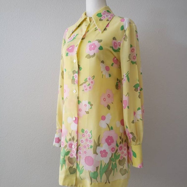 Vintage 1960s Mini  dress, 60s floral shift dress, front button shirt dress, 60s mod style yellow and pink mini dress