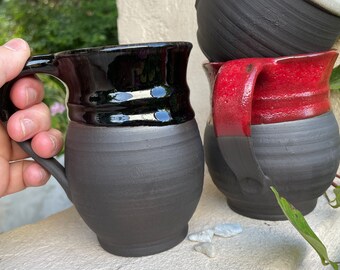 große Tasse 250 ml Kaffeetasse schwarz weiß rot mit Henkel Keramik getöpfert Frühstückstasse Teetasse Bierkrug handgemacht Geschenk