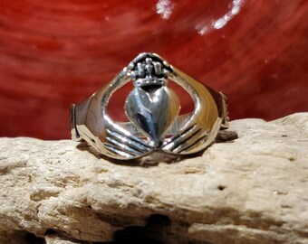 Irish Claddagh Ring in Stainless Steel Size 6