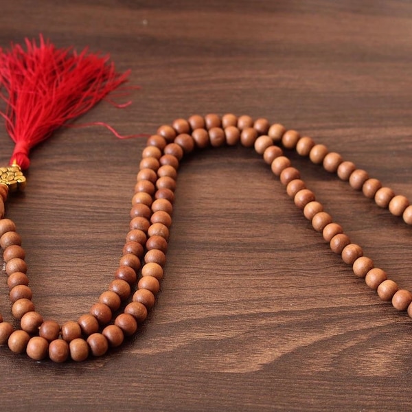 Sandelholz Mala / 8mm 108 Perlen Quaste / Buddhistische Rituale Malas / Gebet Japmala Perlen / Nepal Halskette