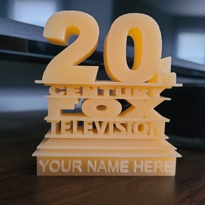 Logotipo de 20th Century Fox Television / Juguete personalizable impreso en 3D del siglo XX / Regalo con nombre personalizado / Letrero estilo película / Regalo geek