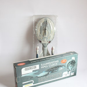 スタートレック U.S.S.エンタープライズ NCC-1701-E 光る壁掛け スタートレック U.S.S.エンタープライズ NCC-1701-E 光る壁掛け