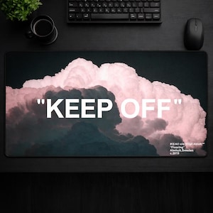 Keep Off Cloud-musmatta, rosa estetisk skrivbordsmatta, Hypebeast-rumsinredning, streetwear-spelmatta, drömlikt Sneakerhead-skrivbordstillbehör