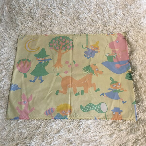 Vintage summery Moomin pillow case