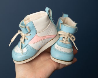80s Vintage pastel pink blue high top baby shoes - Size 2