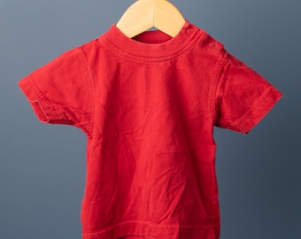 Vintage solid red tshirt - Size 6/9 months