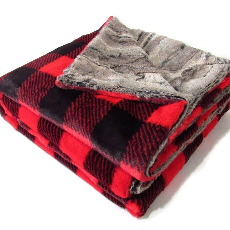 Plaid pullover blanket red and black