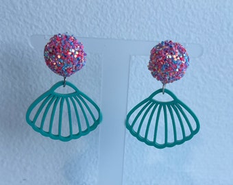 Brinco de concha com glitter/brinco de concha de sereia/brinco de concha fechado/brinco de concha de molusco/brinco de concha e pérola