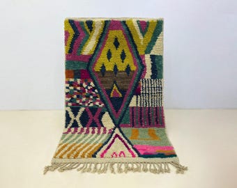 Moroccan Wool Rug: Vibrant Tribal Style (Handwoven with Fringe)