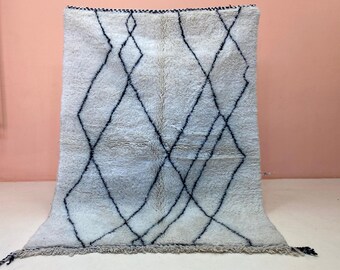 Moroccan Beni Ourain Rug – white and Black Dots, Handmade Minimalist Berber Carpet, Custom Sizes, Unique Moroccan Carpet