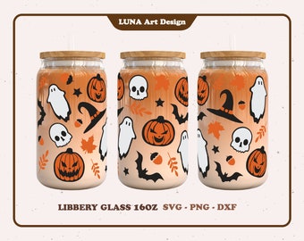 Puede incluir: Tres vasos de vidrio de 16 oz con temática de Halloween. Los vasos presentan un diseño degradado con colores naranja y blanco. El diseño incluye fantasmas, calabazas, murciélagos, calaveras y sombreros de bruja.
