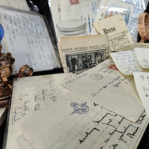 Cartas postales británicas antiguas escritas a mano de la Segunda Guerra Mundial, era de la Segunda Guerra Mundial, década de 1940 y 1950, militares, soldados, RAF, artesanía militar