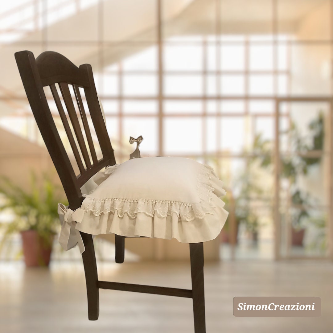 Shabby chic cushion, for chairs, decorative 100% cotton pillowcase with flounce and gathered ruffle. Removable, with or without lace and padding