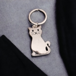 Personalised cat metal keyring with any name logo text Luxury gift, kitty keychain, engraved keyring, custom cat keyring