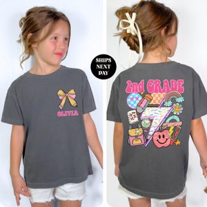 Personalisiertes Back To School Kid Shirt, benutzerdefiniertes Kokett 2.Klasse T-Shirt, Grundschulkind-Sweatshirt der zweiten Klasse Geschenk Comfort Colors®