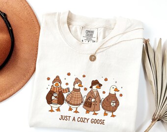 Fall Goose Shirt Autumn Goose Sweatshirt Pumpkin Spice Coffee Tee Cozy Fall Vibe T-Shirt Cute Autumn Geese Gift Fall Yall Comfort Colors®